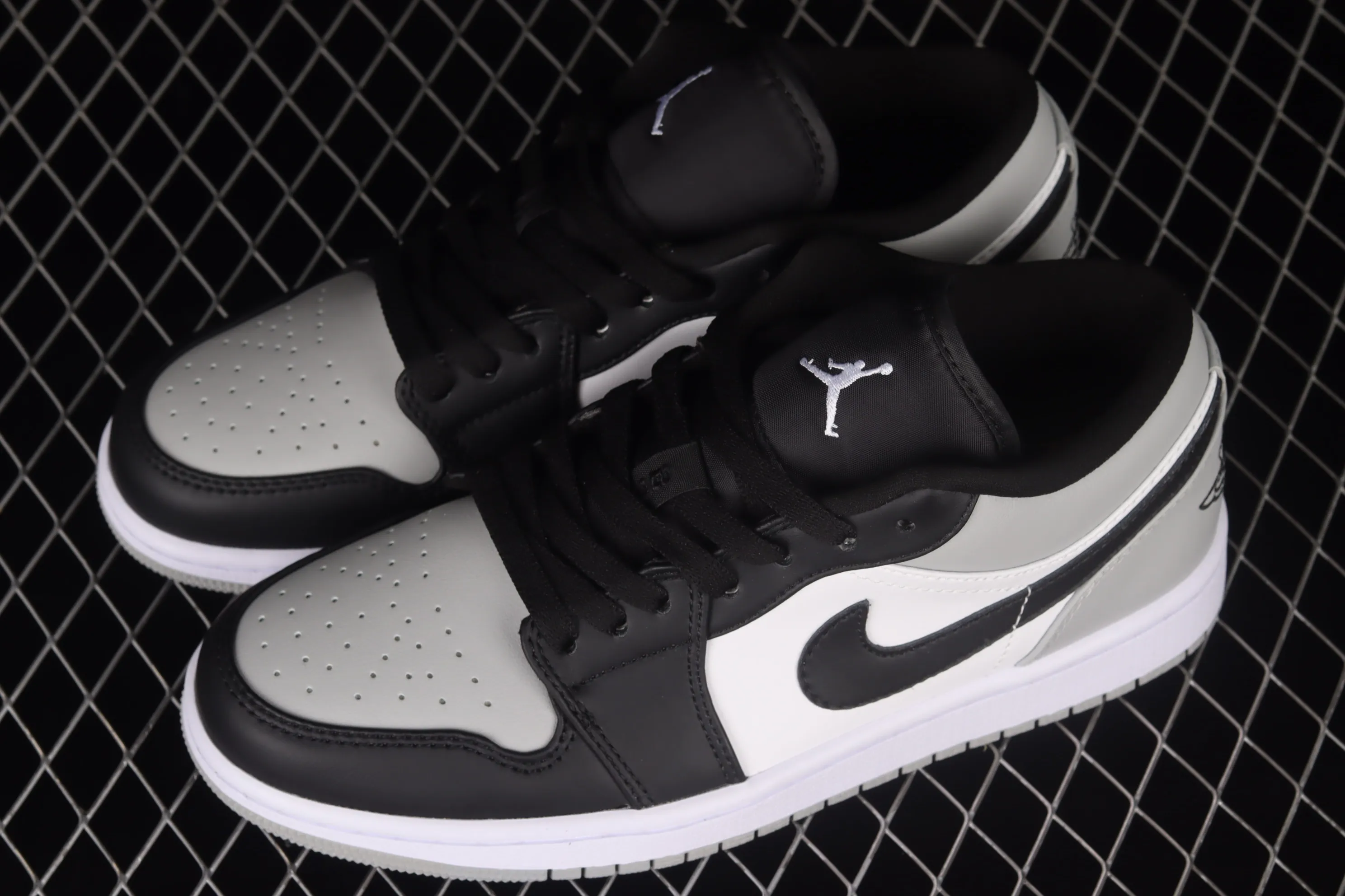 All categories Air Jordan Jordan series basketball shoes Air Jordan 1 Low Z version Air Jordan 1 AJ1 Joe 1 new black and gray low-top retro culture basketball shoes 553558-052